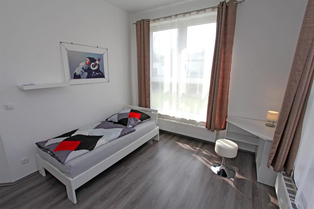 Ferienwohnung Mit 3 Schlafraeumen Нойбранденбург Екстериор снимка