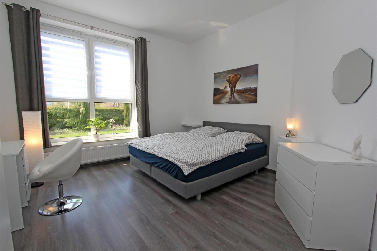 Ferienwohnung Mit 3 Schlafraeumen Нойбранденбург Екстериор снимка