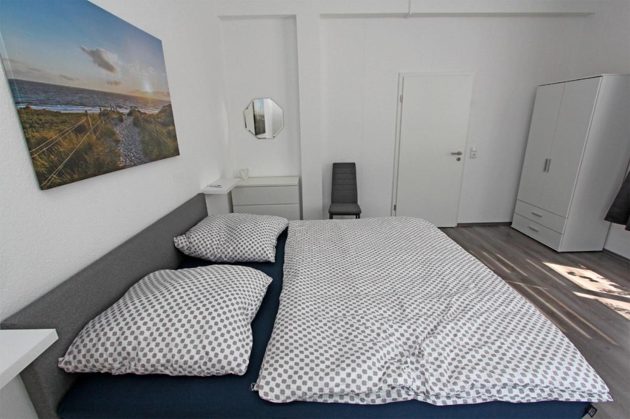 Ferienwohnung Mit 3 Schlafraeumen Нойбранденбург Екстериор снимка