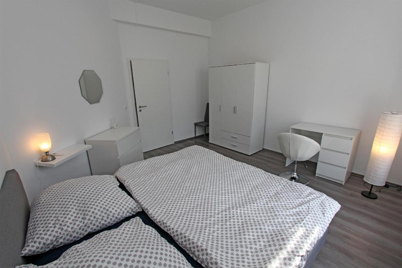 Ferienwohnung Mit 3 Schlafraeumen Нойбранденбург Екстериор снимка